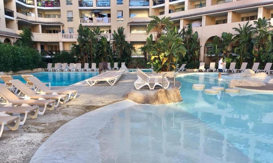 Joli 2 Pieces Aux Pieds Des Plages Cannes Kültér fotó